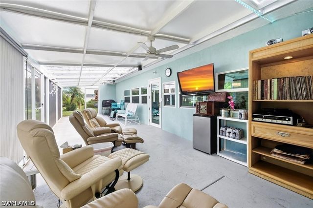 989 Charlemagne BLVD, Naples, FL 34112