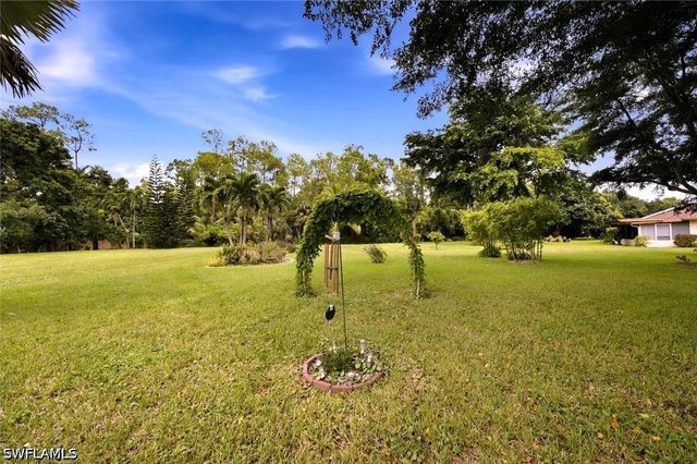 989 Charlemagne BLVD, Naples, FL 34112