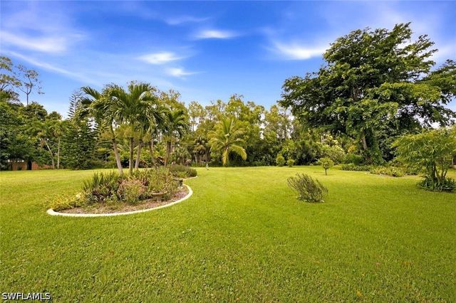 989 Charlemagne BLVD, Naples, FL 34112