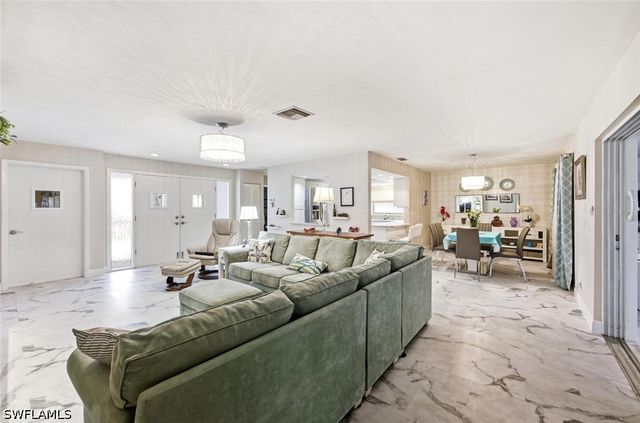 989 Charlemagne BLVD, Naples, FL 34112