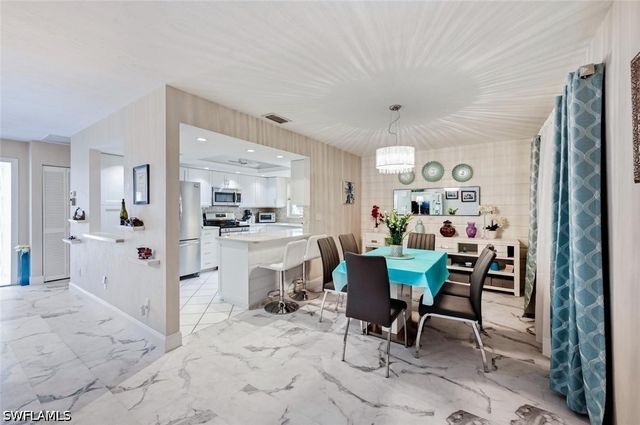 989 Charlemagne BLVD, Naples, FL 34112