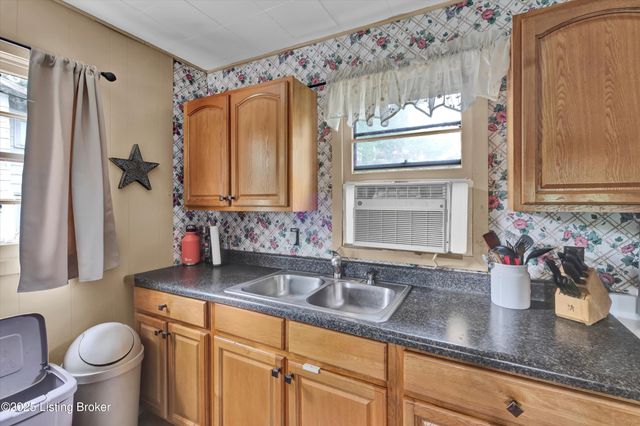 156 Skyline Dr, Clarkson, KY 42726