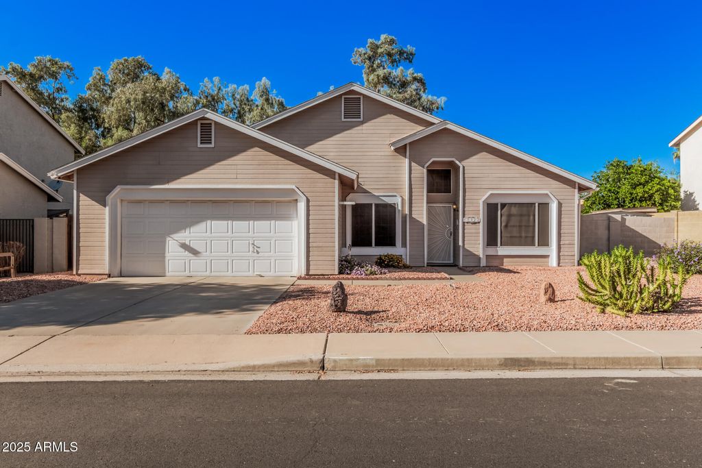 5322 E FOUNTAIN Street, Mesa, AZ 85205