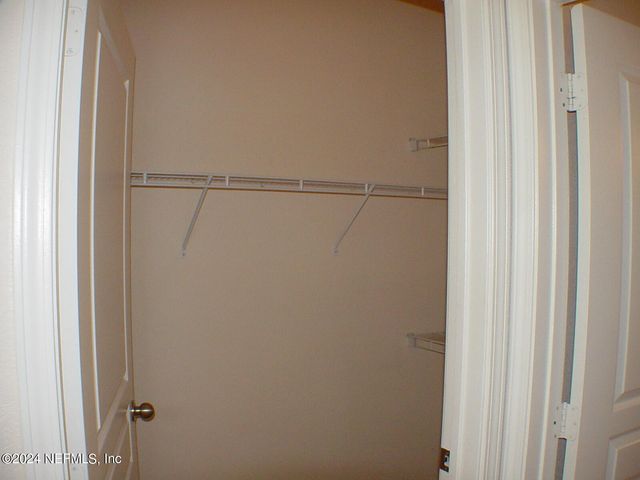 8290 W GATE Parkway 1206, Jacksonville, FL 32216