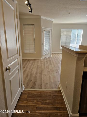 8290 W GATE Parkway 1206, Jacksonville, FL 32216