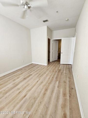 8290 W GATE Parkway 1206, Jacksonville, FL 32216