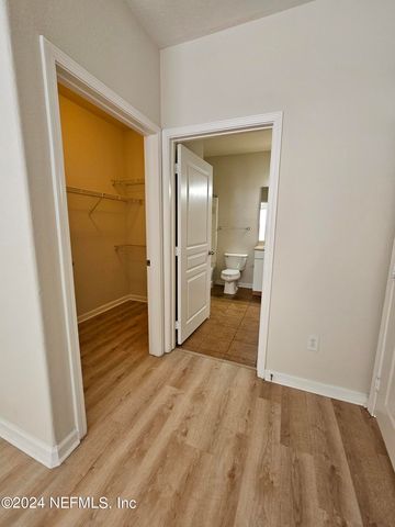 8290 W GATE Parkway 1206, Jacksonville, FL 32216