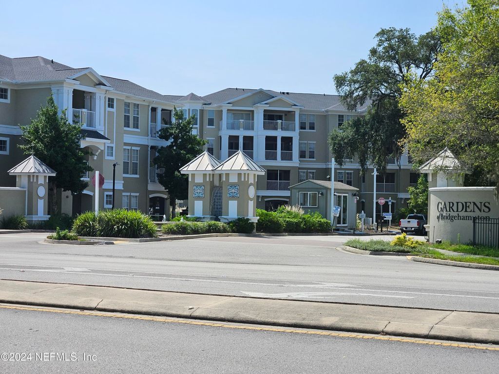 8290 W GATE Parkway 1206, Jacksonville, FL 32216