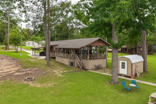 41 S Lafitte Lookout Drive, Point Blank, TX 77364