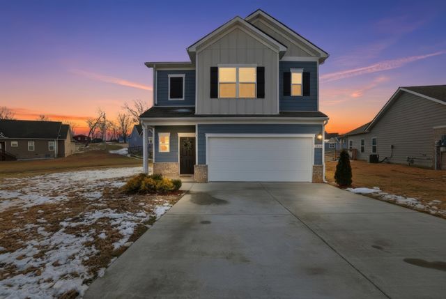 1014 Village Ct, Burns, TN 37029