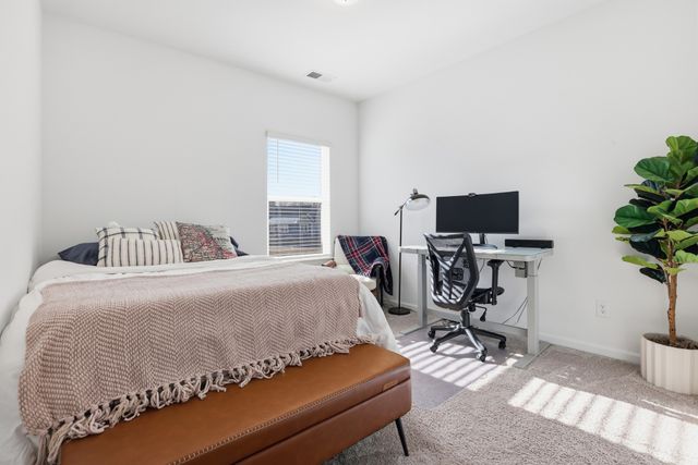 1014 Village Ct, Burns, TN 37029