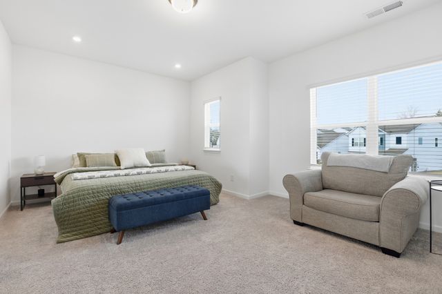 1014 Village Ct, Burns, TN 37029