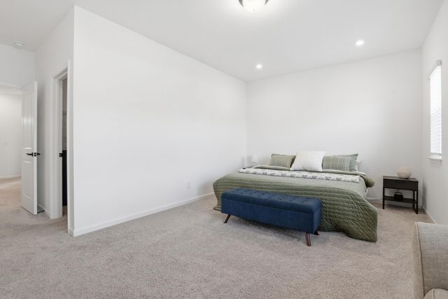 1014 Village Ct, Burns, TN 37029