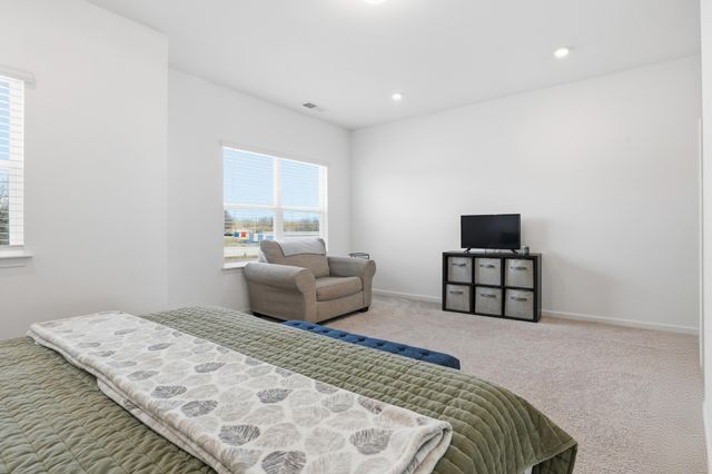 1014 Village Ct, Burns, TN 37029