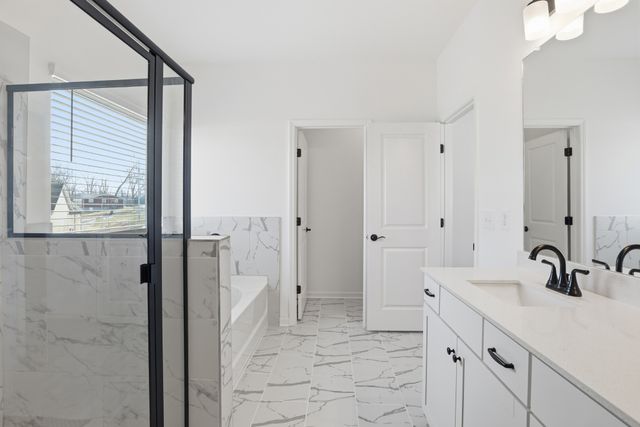 1014 Village Ct, Burns, TN 37029