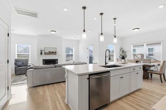 1014 Village Ct, Burns, TN 37029