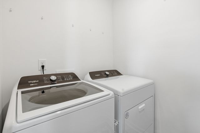 1014 Village Ct, Burns, TN 37029