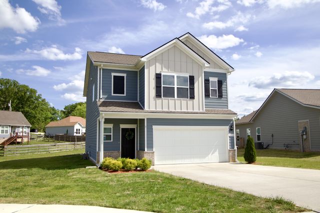 1014 Village Ct, Burns, TN 37029