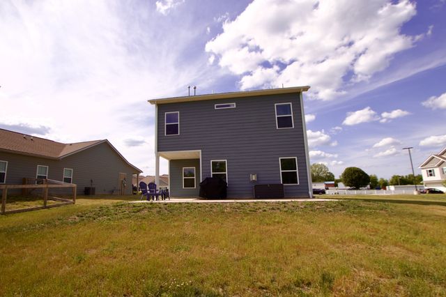 1014 Village Ct, Burns, TN 37029