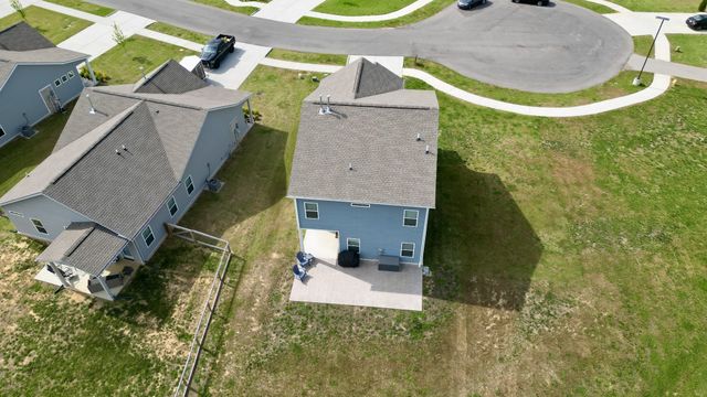1014 Village Ct, Burns, TN 37029