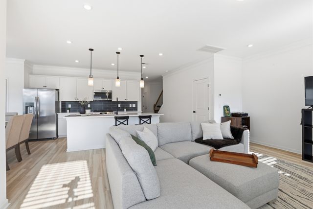 1014 Village Ct, Burns, TN 37029