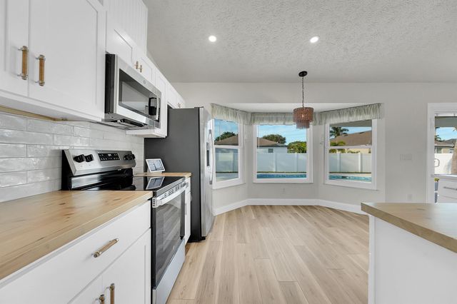 273 SW Nativity Ter Terrace, Port St Lucie, FL 34984