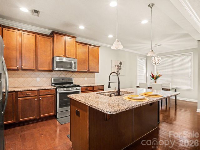 7128 Toxaway Lane, Charlotte, NC 28269