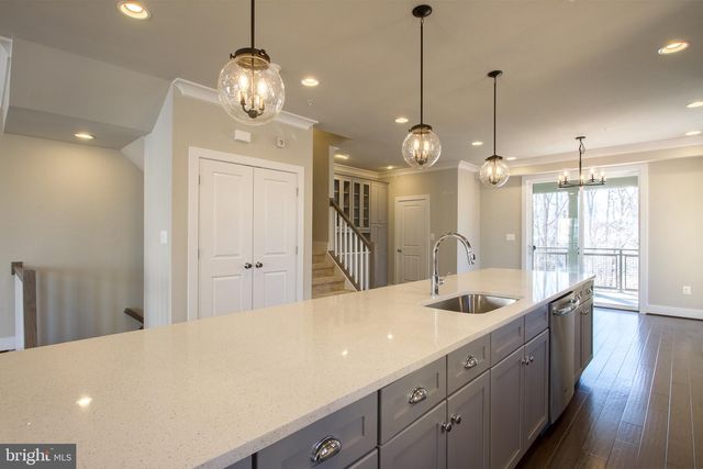 4932 TRAIL VISTA LN, Chantilly, VA 20151