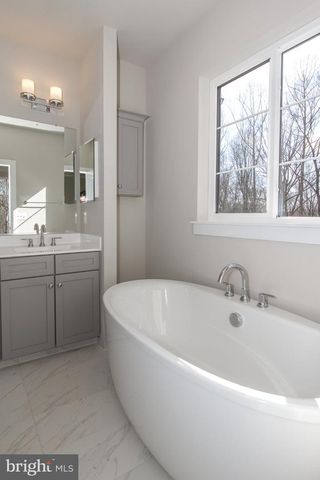 4932 TRAIL VISTA LN, Chantilly, VA 20151