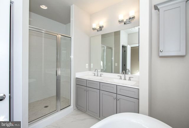 4932 TRAIL VISTA LN, Chantilly, VA 20151