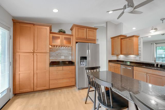 5622 Greensboro Drive, Newburgh, IN 47630