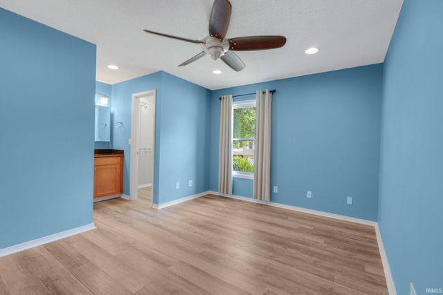 5622 Greensboro Drive, Newburgh, IN 47630