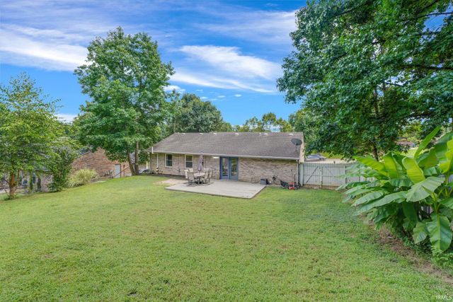 5622 Greensboro Drive, Newburgh, IN 47630