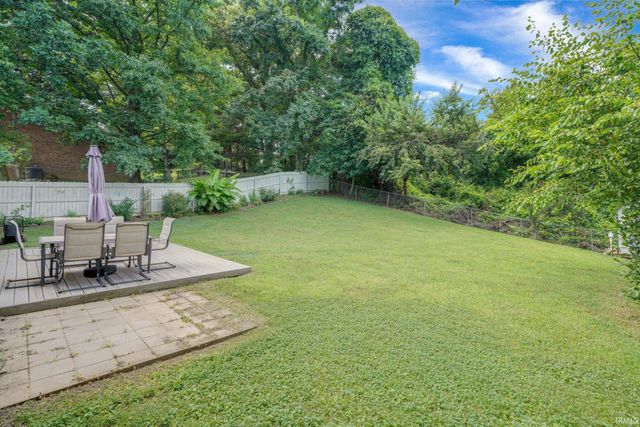 5622 Greensboro Drive, Newburgh, IN 47630