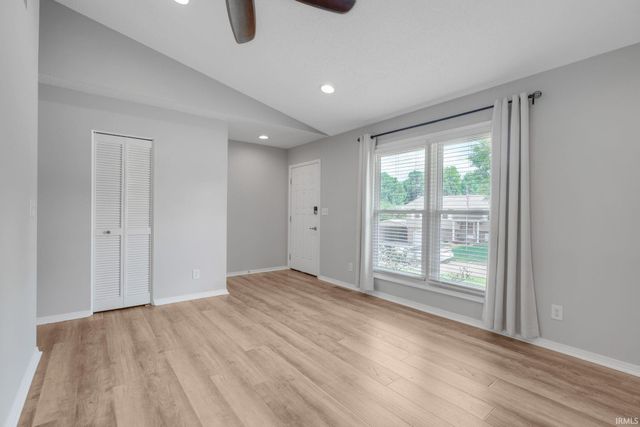 5622 Greensboro Drive, Newburgh, IN 47630