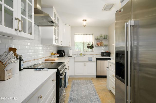 4813 E FAIRMOUNT Avenue, Phoenix, AZ 85018