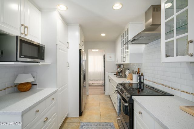 4813 E FAIRMOUNT Avenue, Phoenix, AZ 85018