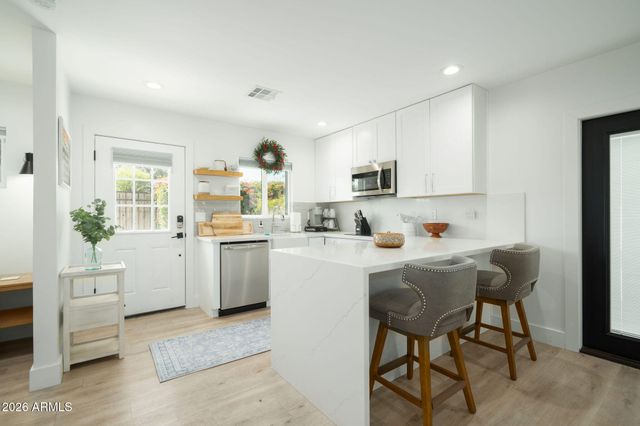 4813 E FAIRMOUNT Avenue, Phoenix, AZ 85018