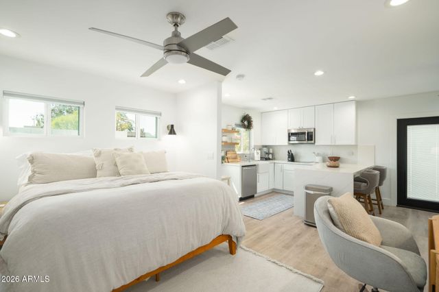 4813 E FAIRMOUNT Avenue, Phoenix, AZ 85018
