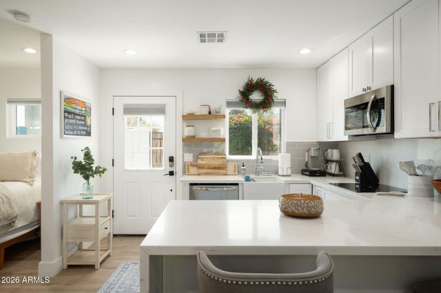 4813 E FAIRMOUNT Avenue, Phoenix, AZ 85018