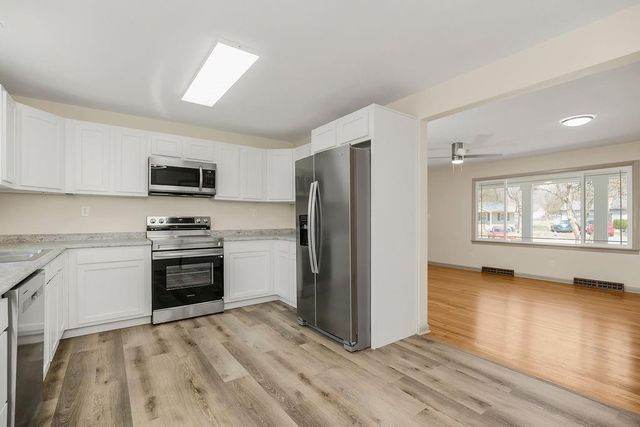 709 W Clay Street, Harrisonville, MO 64701