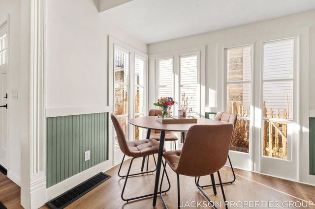 224 Spencer Street NE, Grand Rapids, MI 49505