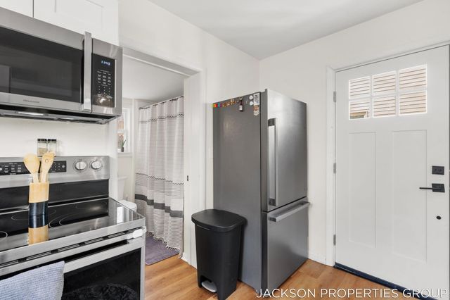 224 Spencer Street NE, Grand Rapids, MI 49505