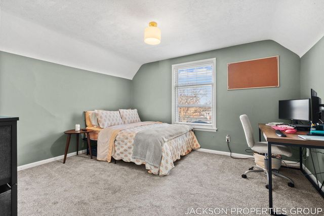 224 Spencer Street NE, Grand Rapids, MI 49505