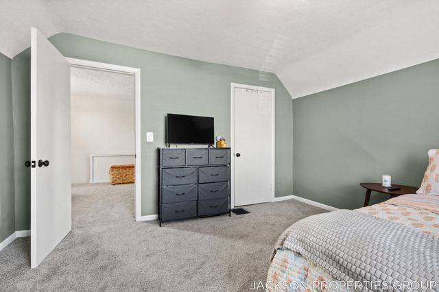 224 Spencer Street NE, Grand Rapids, MI 49505