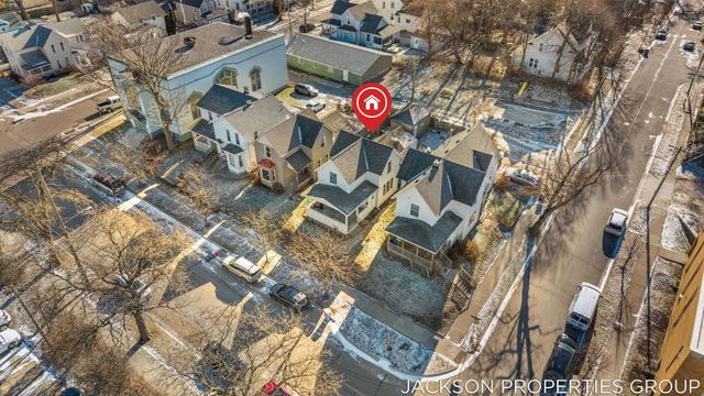 224 Spencer Street NE, Grand Rapids, MI 49505
