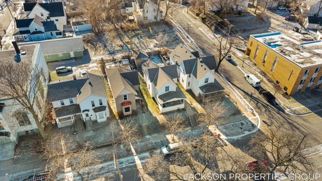 224 Spencer Street NE, Grand Rapids, MI 49505