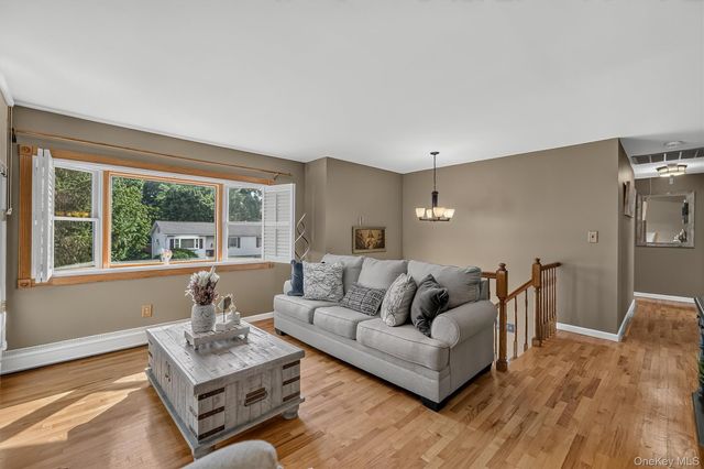 10 Pine Drive, Stony Point, NY 10980