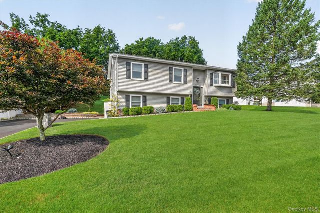 10 Pine Drive, Stony Point, NY 10980