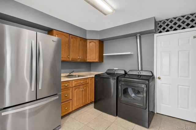 10 Pine Drive, Stony Point, NY 10980